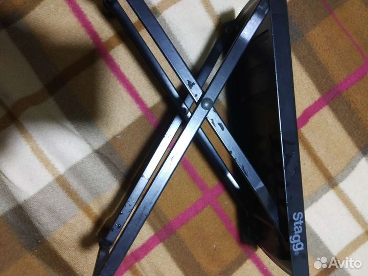 Подставка под ногу для игры на гитаре