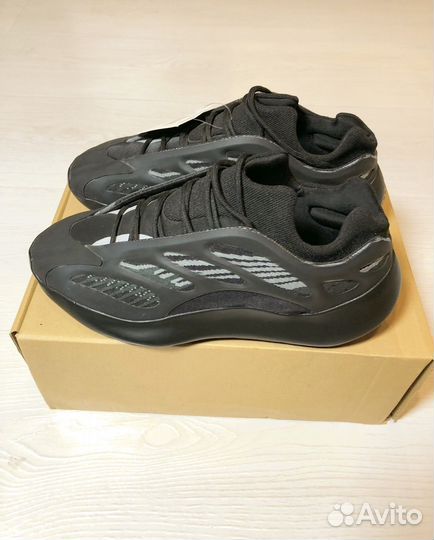 Кросовки Adidas yeezy boost 700 v 3