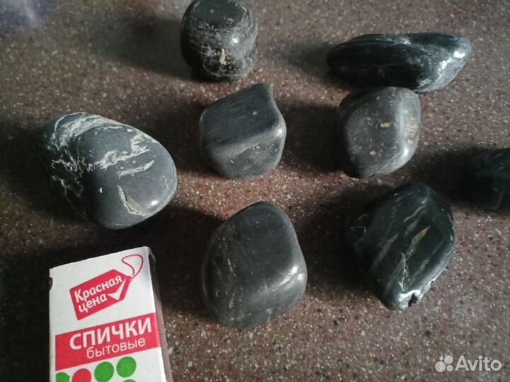 Нефритовый камень для массажа спины