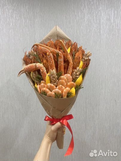 Сьедобный букет из раков, краба, креветок