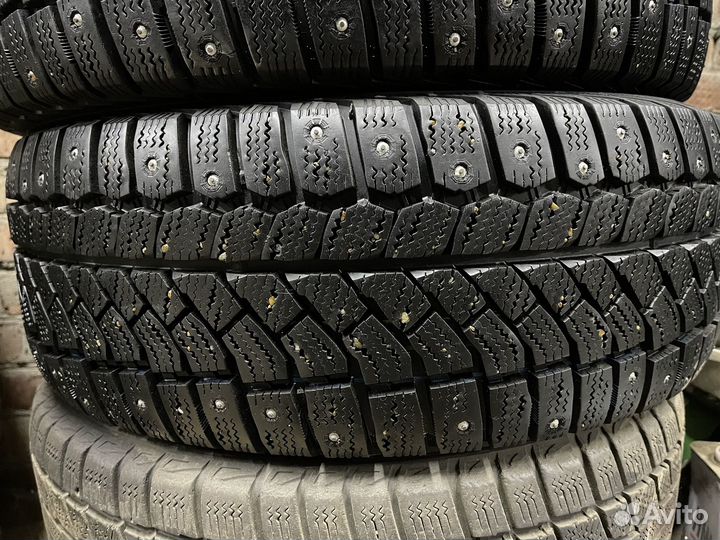 Viatti Brina Nordico V-522 215/55 R16