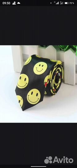 Галстук узкий, от 3-х к 5-ти см. Длина 147 см