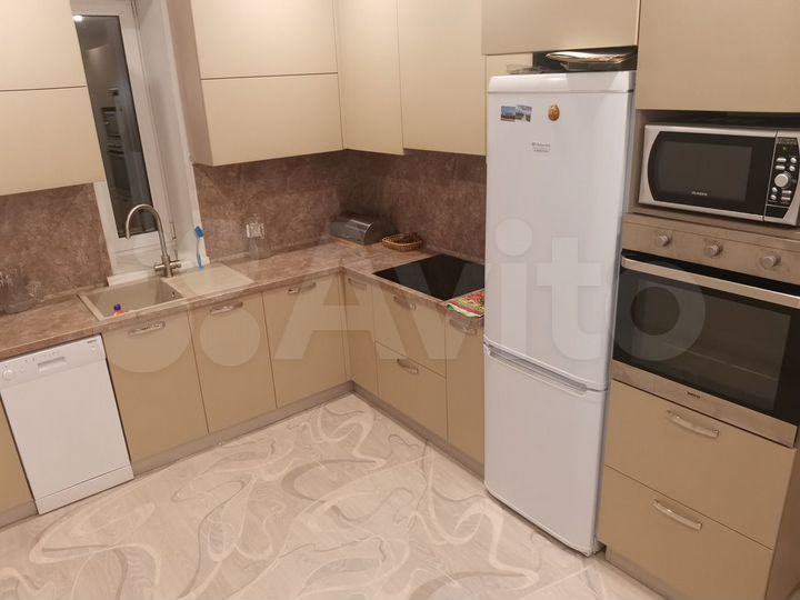 Коттедж 205 м² на участке 15 сот.