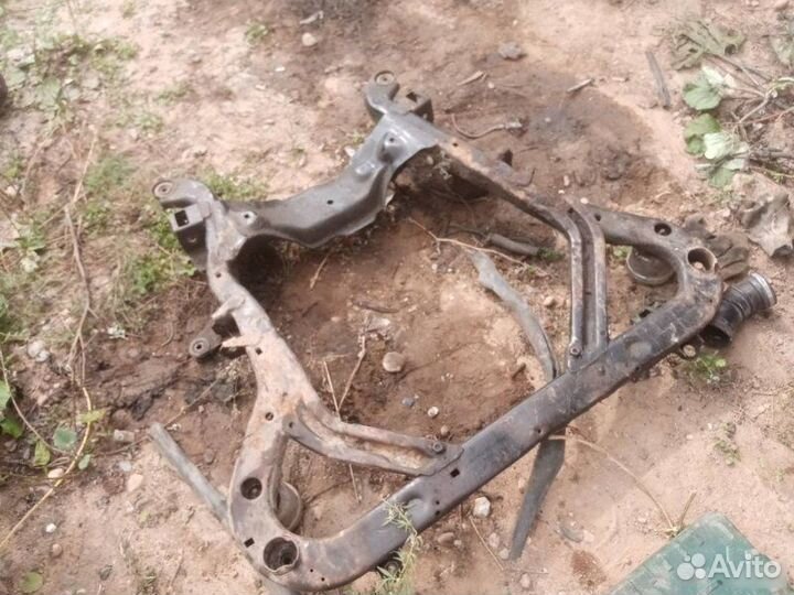 Подрамник Opel Vectra B