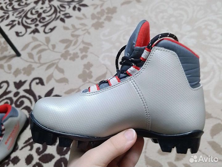 Лыжные ботинки классические