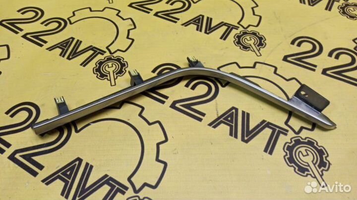 Накладка на торпедо декоративная левая Subaru