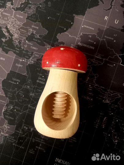 Орехокол дерев