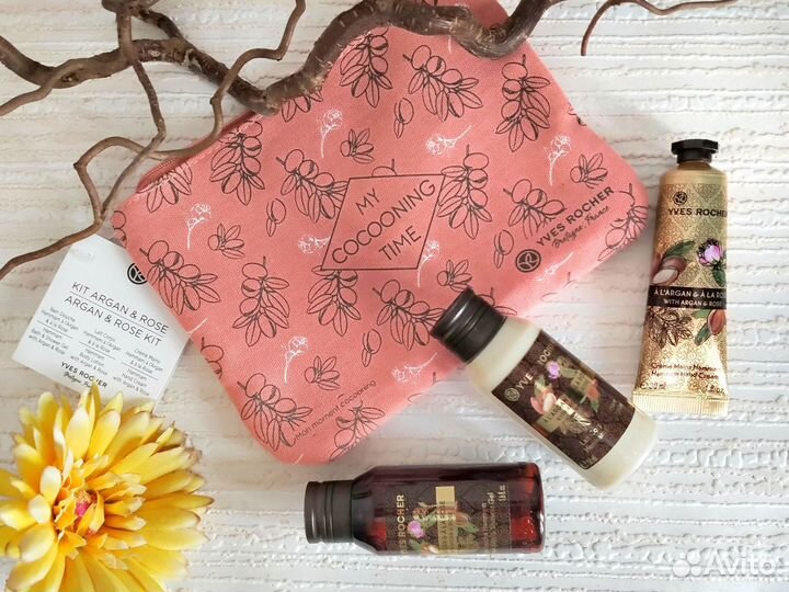 Новый набор ухода за телом Ив Роше в косметичке