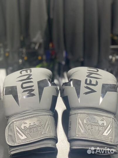 Боксерские перчатки Venum Black