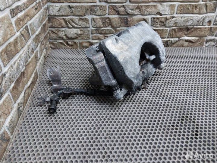 Суппорт тормозной передний правый Land Rover