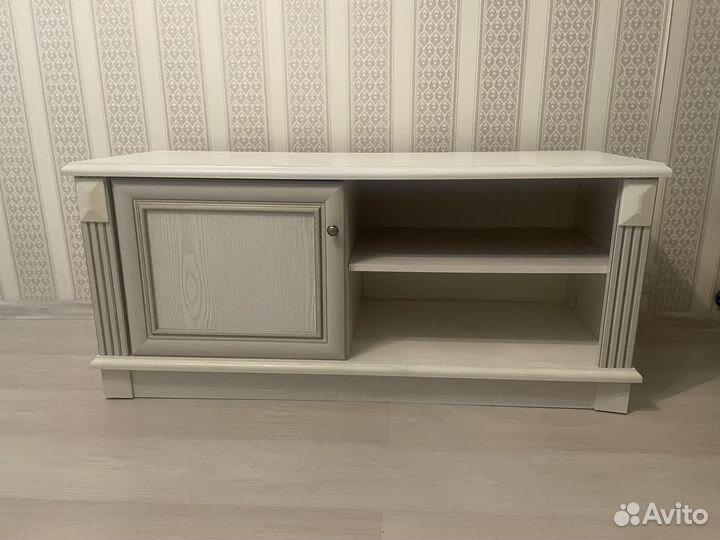 Тумба под тв белая бу