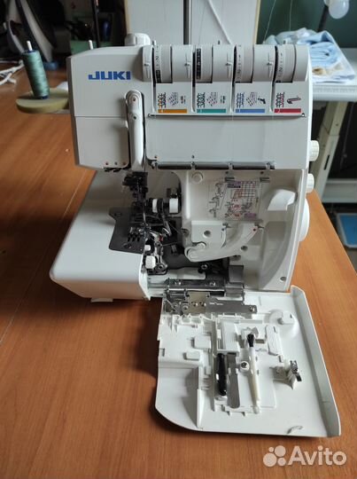 Коверлок juki mo 735