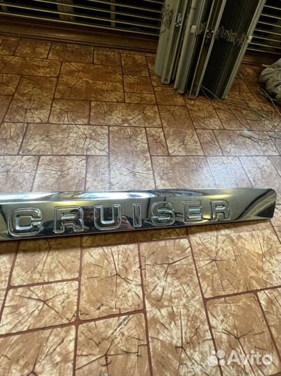 Накладка задней двери/крышки Land Cruiser 200