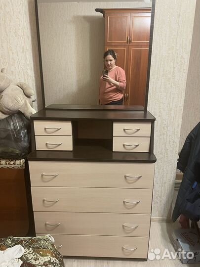 Комод с зеркалом