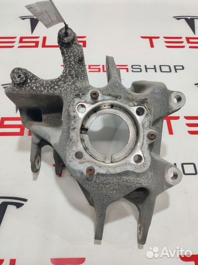 Кулак задний левый Tesla Model X 2016 1027411-00-A