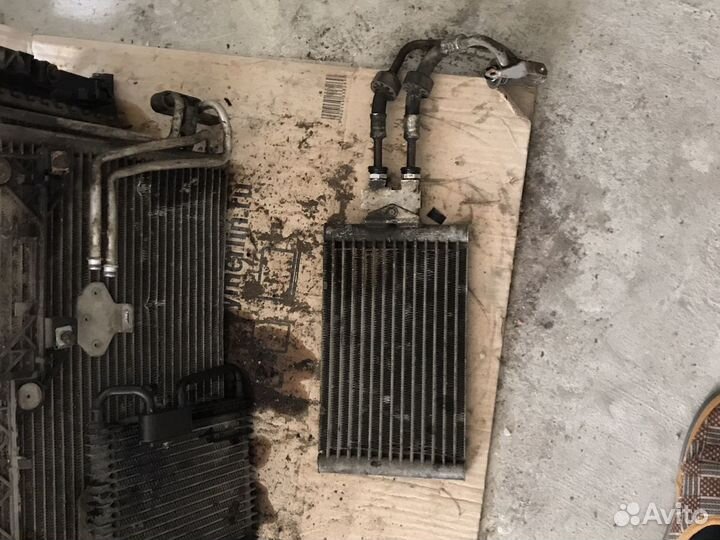 Радиатор охлаждения АКПП Мерседес мл 164 6.3 амг