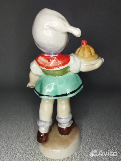 Фарфоровая статуэтка ГДР