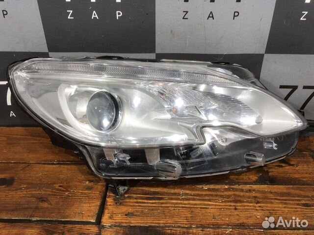 Фара правая Peugeot 2008 13-16 Б/у Оригинал
