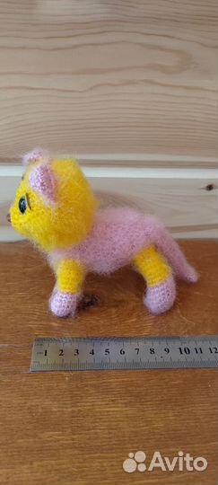 Продам котика вязаного