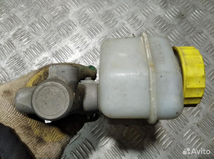 Цилиндр тормозов главный Skoda Fabia 1997 2007