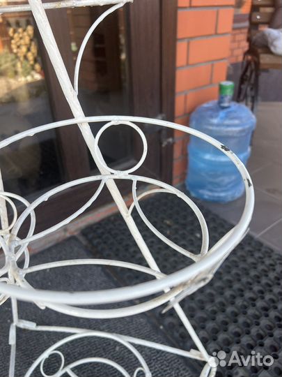 Подставка для цветов напольная металлическая