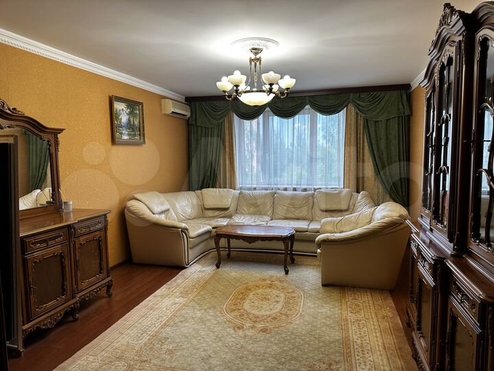 4-к. квартира, 93 м², 3/7 эт.