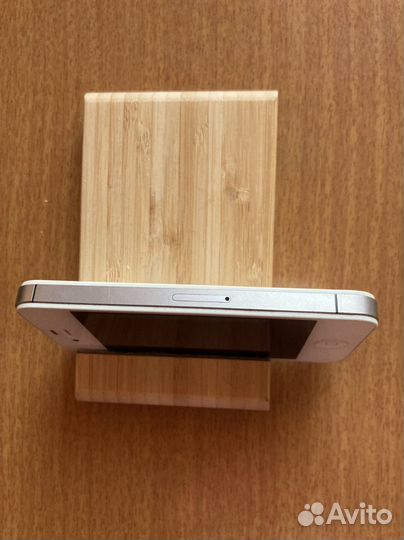 Телефон iPhone 4s