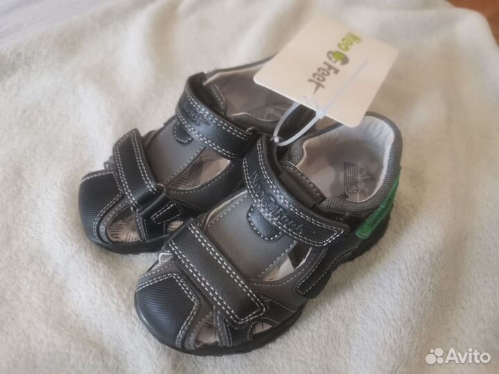 Сандалии детские для мальчиков 25 новые