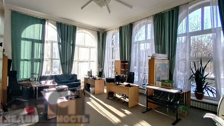 Дом 660 м² на участке 22,3 сот.