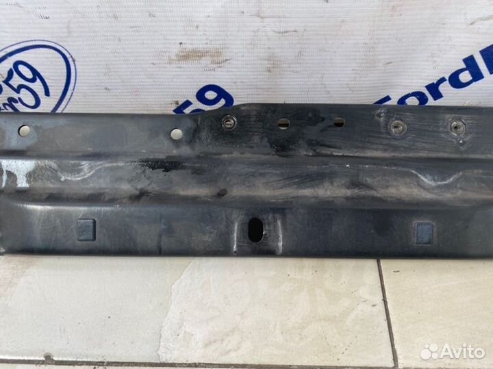 Панель передняя (телевизор) Mercedes-Benz C-Class