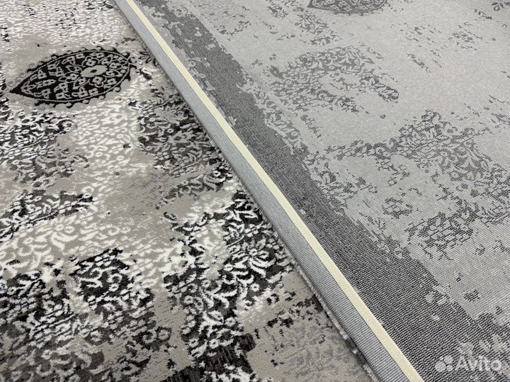 Ковер 2х2.9 новый