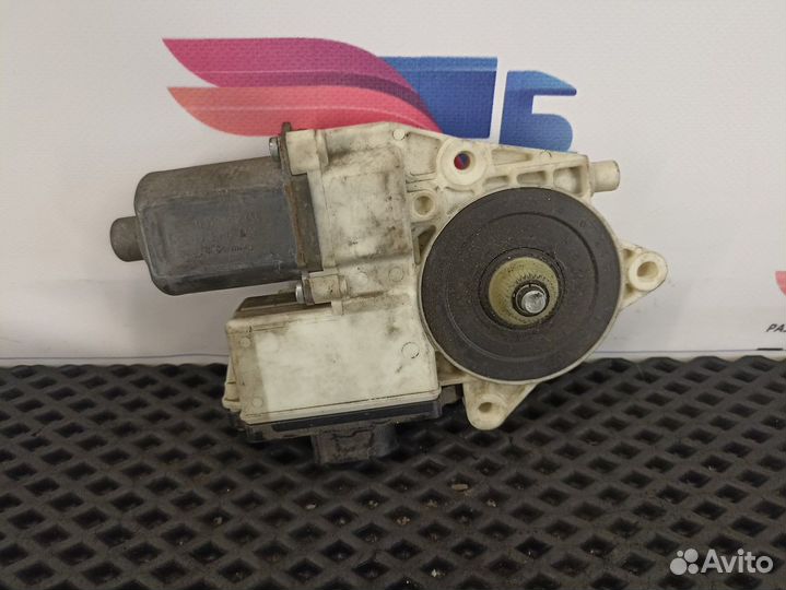 1779721 Моторчик стеклоподъемника левый Daf XF105