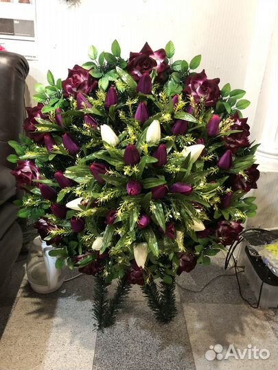 Ритуальные венки, корзины