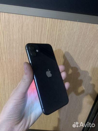 iPhone 11, 64 ГБ