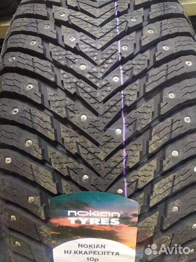 Nokian Tyres Hakkapeliitta 10p SUV 215/60 R17
