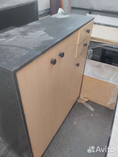 Остатки мебели и комплектующих