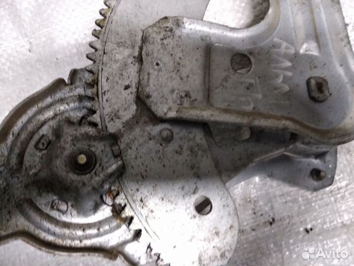 Стеклоподъёмник Ниссан Альмера N16