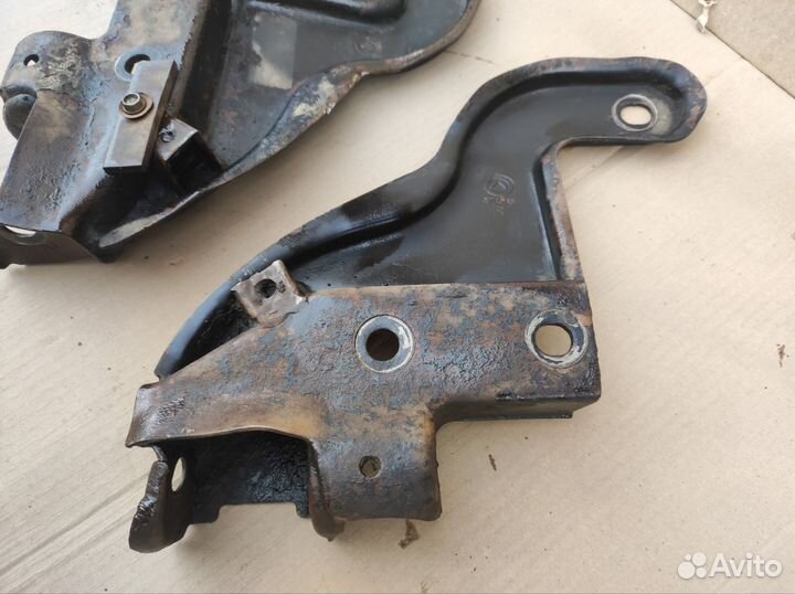 Geely CK Otaka кронштейн переднего рычага