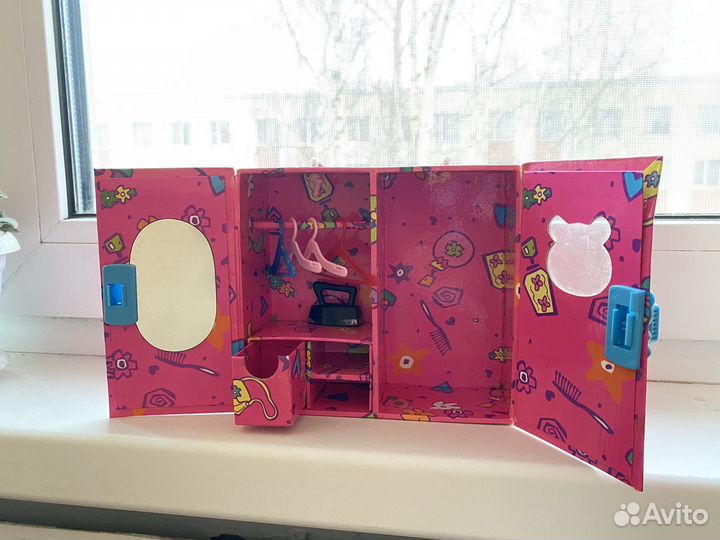 Куклы барби из 90х и кукольный шкаф для одежды