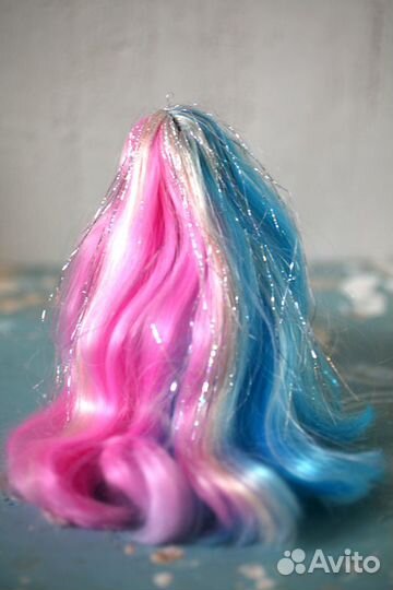 Барби с радужными волосами