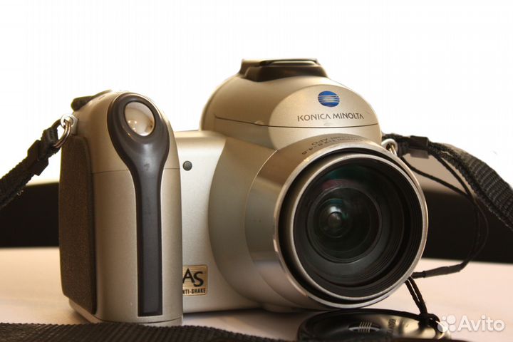 Фотоаппарат коника-минольта Z-5