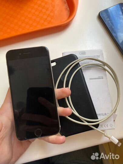 Телефон iPhone 6