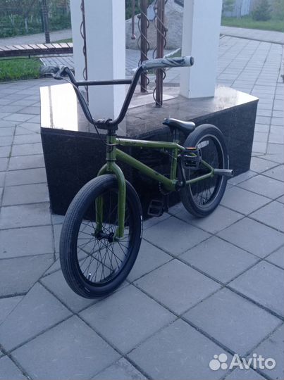 Трюковой велосипед BMX