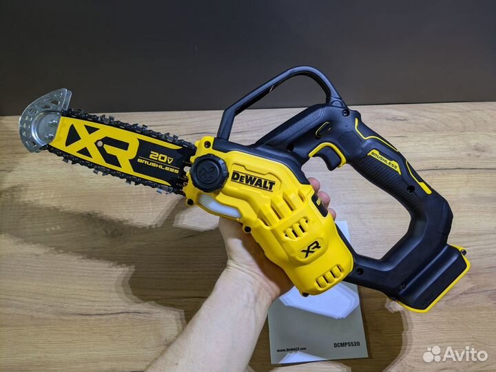 Цепная пила Dewalt dcmps 520