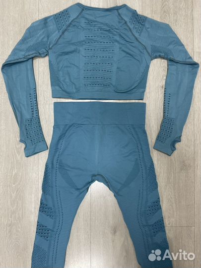 Костюм спортивный бесшовный 46(М)