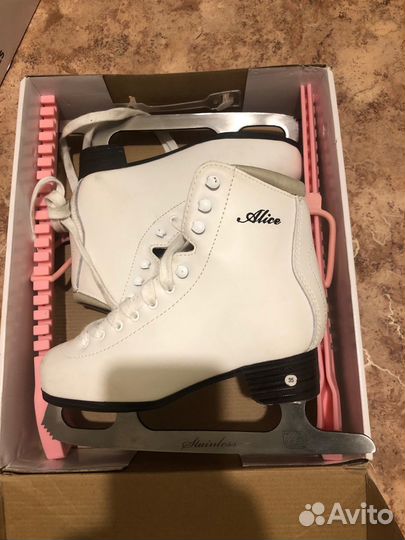 Коньки фигурные 35 размер