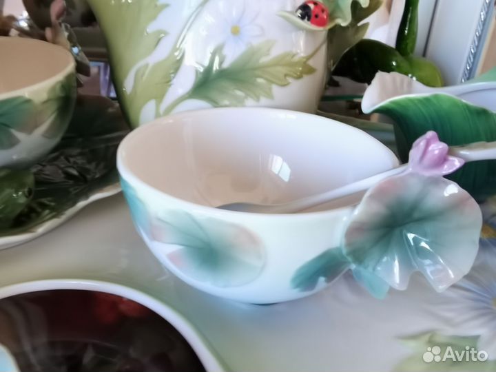 Фарфоровый сервиз