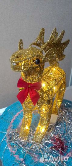 Новогодний светящийся олень