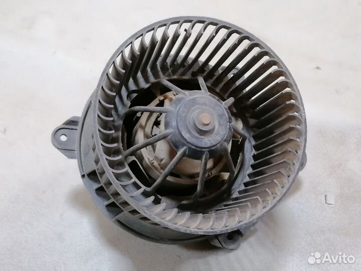 Моторчик отопителя Citroen Xsara 2000-2005