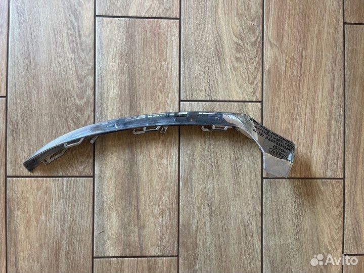 Накладка бампера передняя левая Mercedes C Class